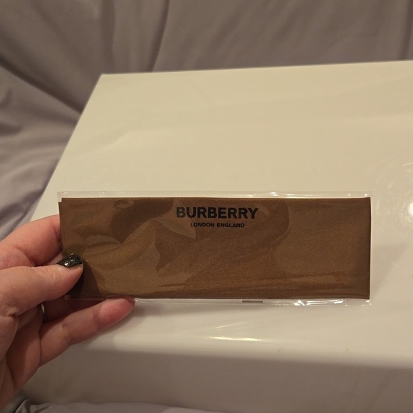 Burberry Checkered Brown Cat Eye Sunglasses brand new in box main image 11